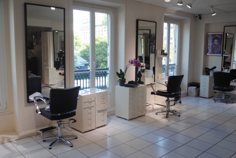 salon-coiffure-CHATEAUVIEUX-min_floor-home-office-property-living-room-room-781228-pxhere.com